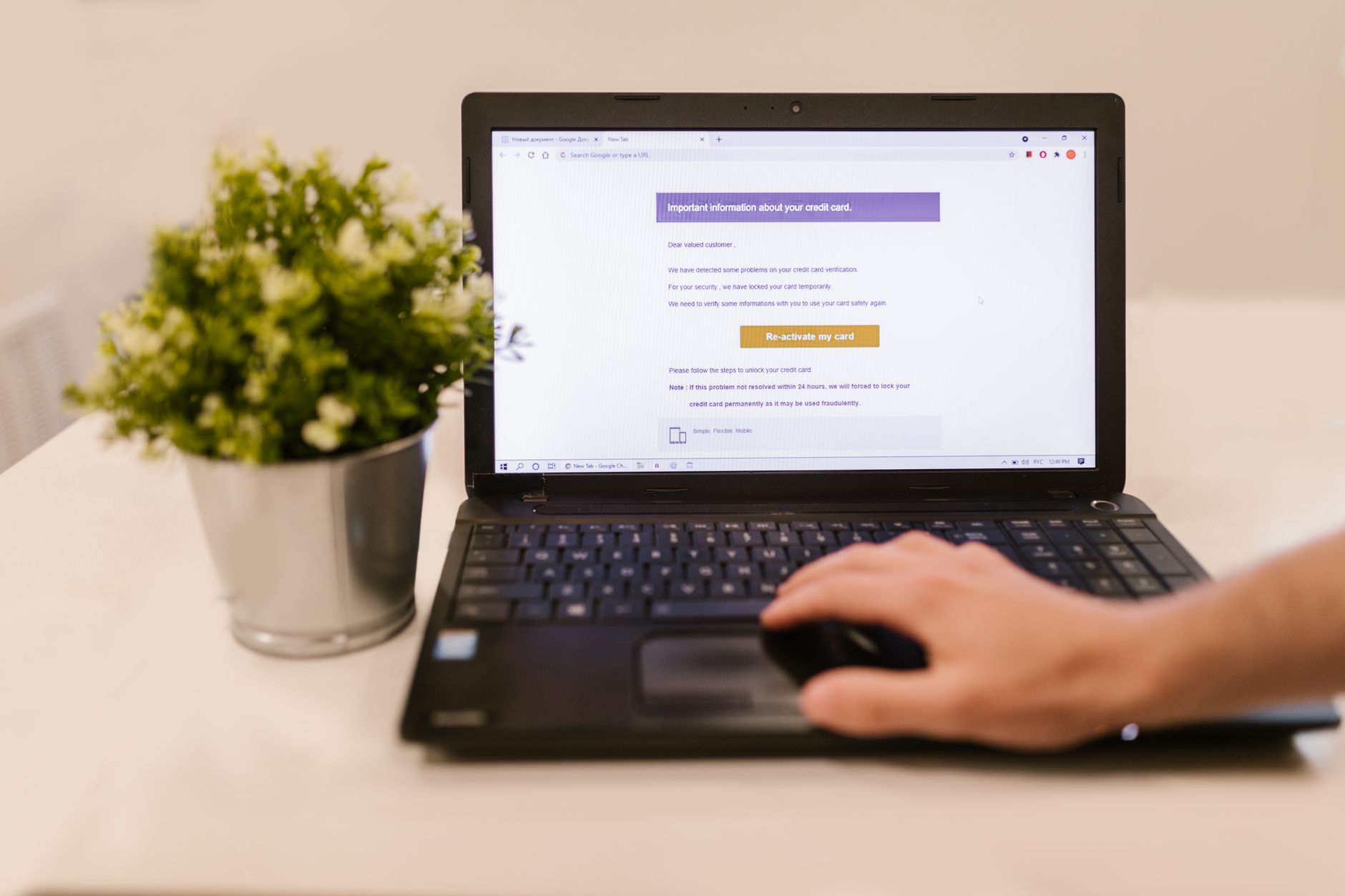 Sai lầm 1: Mua danh sách email – "Con dao hai lưỡi" hủy hoại uy tín thương hiệu - Email Marketing Cho Ecommerce: 7 Sai L