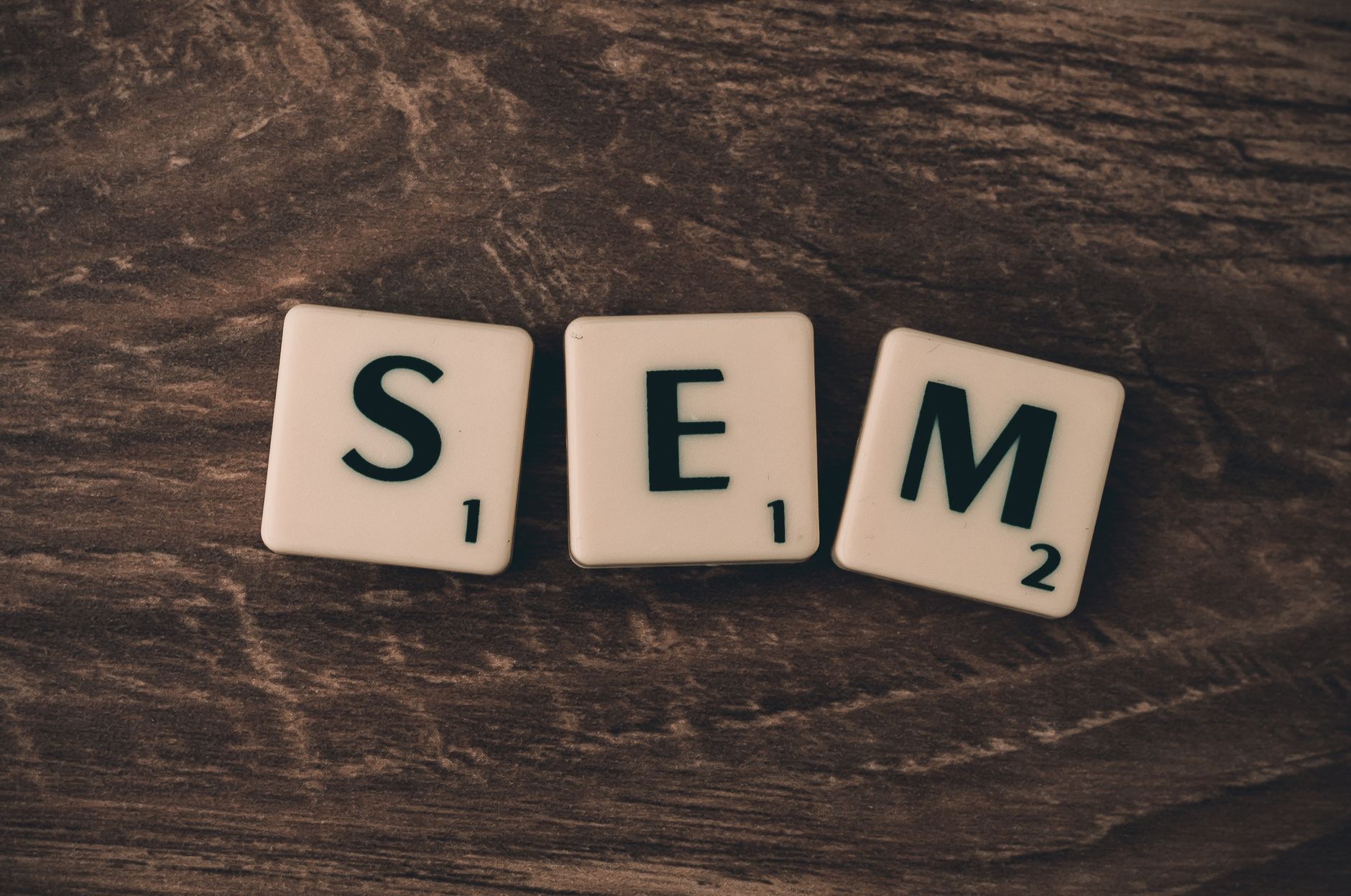 Mở đầu: Khi "tối ưu" hóa ra lại là "tối hại" - Sai Lầm Tối Ưu Semantic Content + Sai Lầm Tạo Semantic Content Brief: Bí