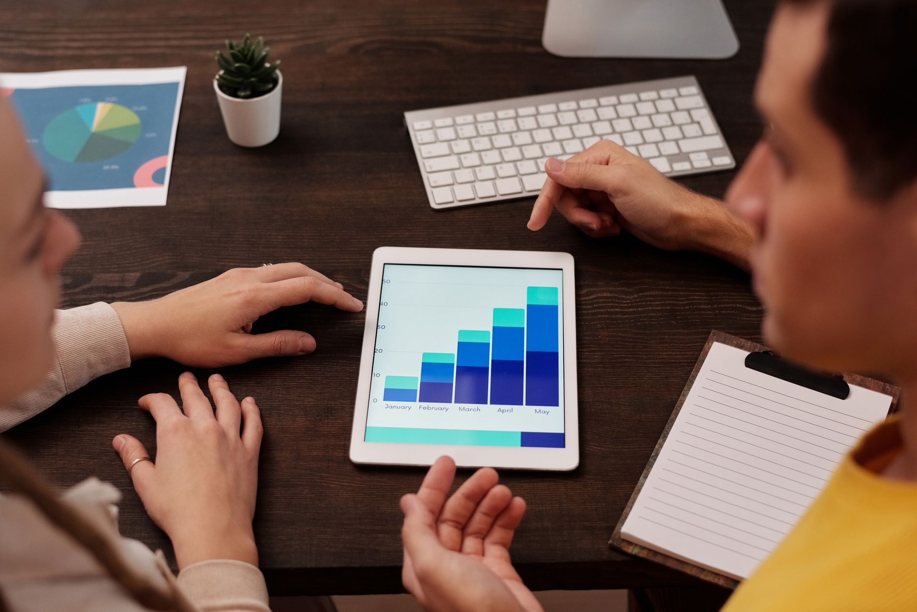 1. SEO và PPC: Hai "Vũ Khí" Khác Nhau Nhưng Cùng Mục Tiêu - SEO và PPC: Chiến Lược Tối Ưu Để Bùng Nổ Doanh Số Trên Googl