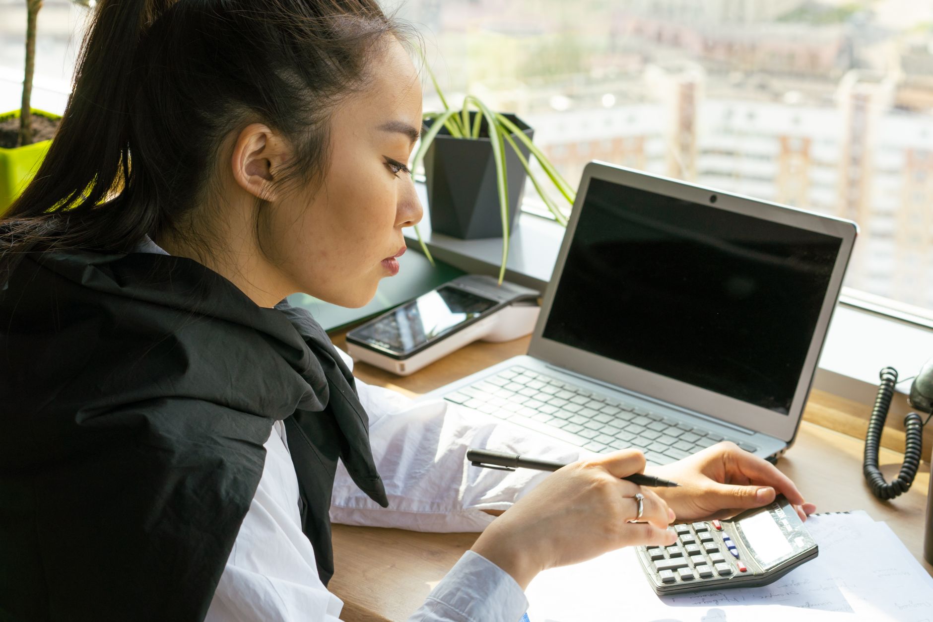 1. Hiểu đúng vai trò: Từ Executor đến Strategist - Từ Account PM SEO Executive Project Manager SEO 3 Đến Cách Trở Thành 