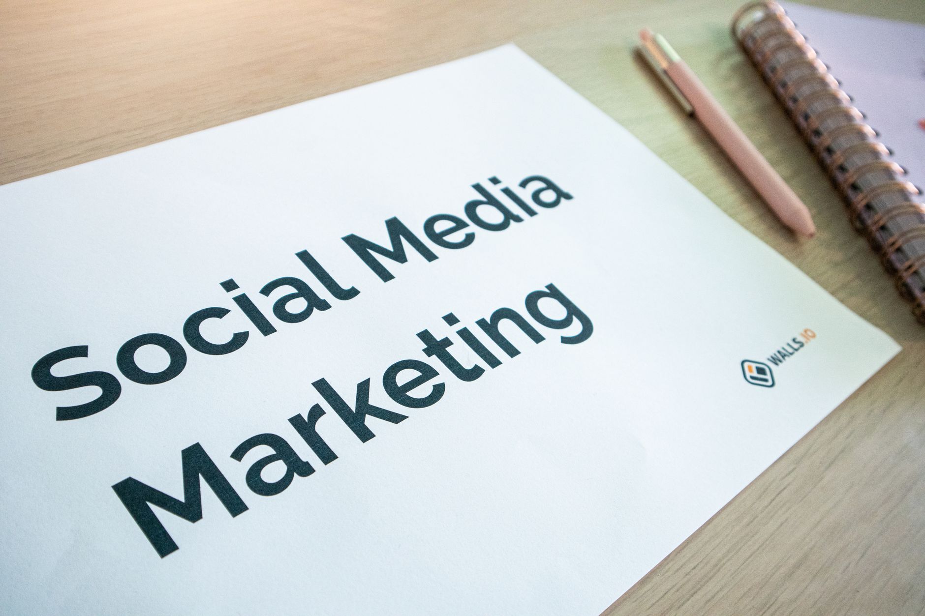 1. Cá nhân hóa nội dung: Từ "đại trà" đến "đo ni đóng giày" - Xu Hướng Content Marketing 2024 – 2025: Bí Quyết Tối Ưu Hó